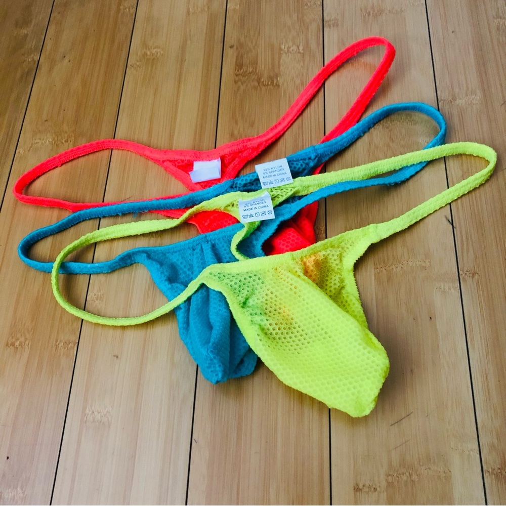 3 MALE SEXY THONGS
